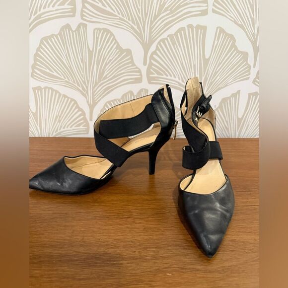 Liz Claiborne size 8 Black Crisscross Strap Heels - Picture 7 of 10